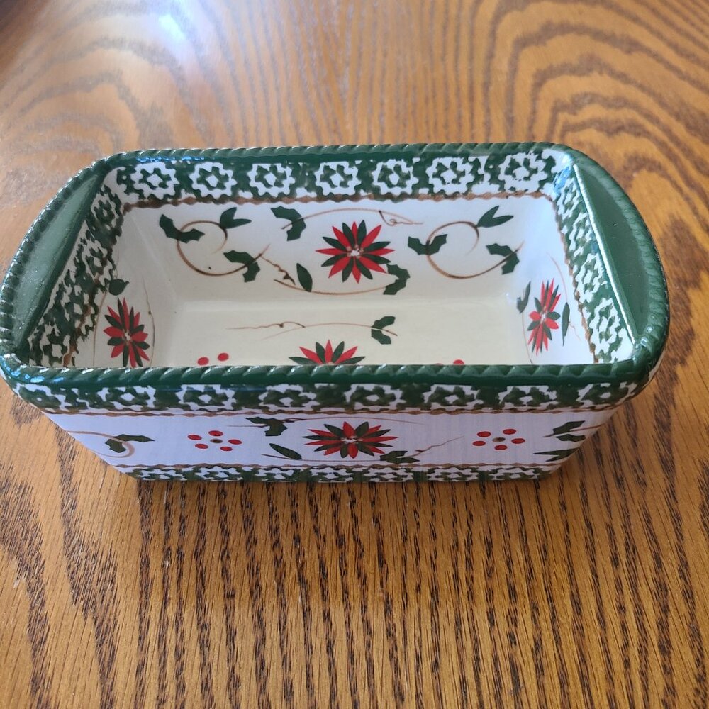 TEMPTATIONS BY TARA OLD WORLD LOAF PAN OVENWARE W/ PLASTIC LID GREEN/RED HOLIDAY